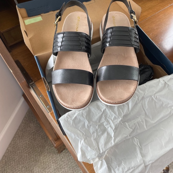 Coke Haan sandals - Picture 2 of 4